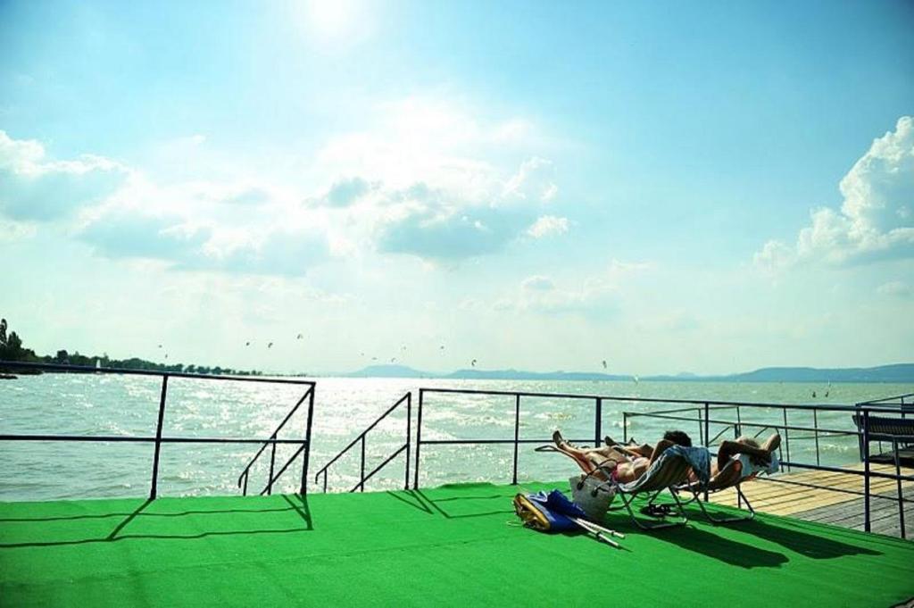 Hotel Francoise Balatonlelle Exterior foto